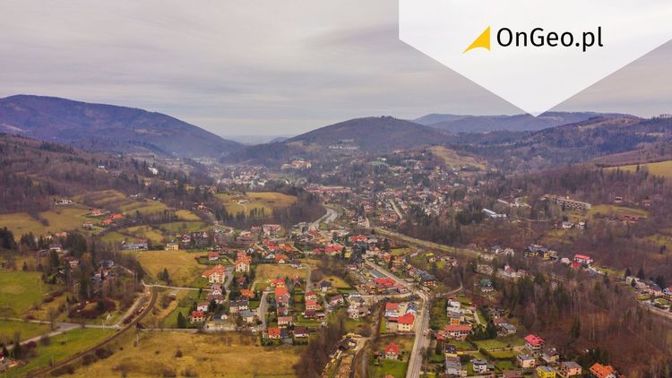 80% polskich gmin traci mieszkańców. Samorządy wiedzą - ale nie działają. Raport FRDL 2026